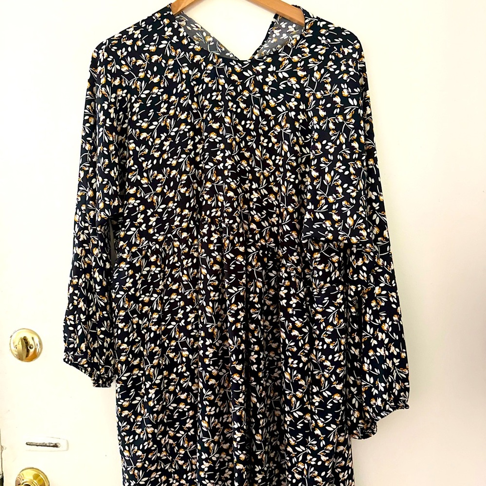 Sara ..flowers dress for summer looks